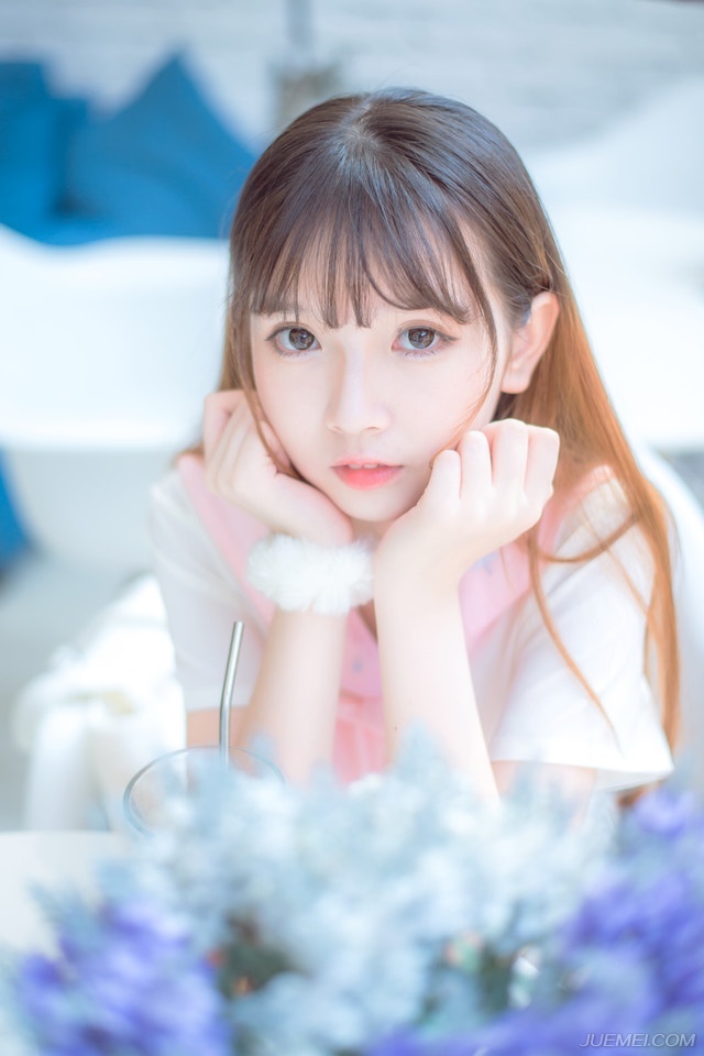 “不知主公有何吩咐？”庞统等人连忙躬身道，骠骑令，代表吕布，骠骑令一出，任何人不得违背。